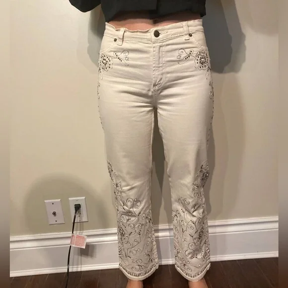 Embroidered Jeans - Picture 6 of 12